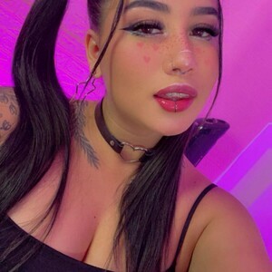 mfc Hooly_ webcam profile pic via amateursex-livecam.com