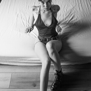 mfc Synne__glows webcam profile pic via watchgirlcam.com