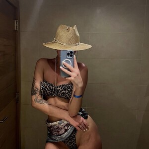 mfc Midnight_Muse webcam profile pic via amateursex-livecam.com