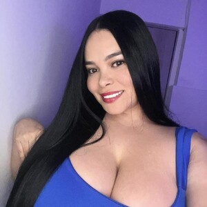 mfc AAshanty webcam profile pic via xxx-topcamgirls.com