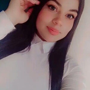 mfc Isaa_garcia webcam profile pic via sexlivecamsites.com