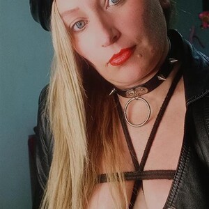 onaircams.com Emperatrizass livesex profile in naked-domi cams