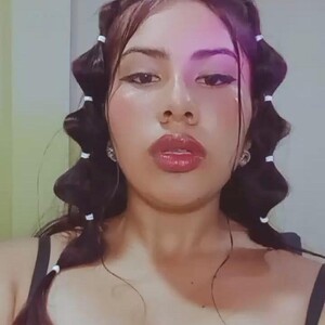 mfc sussan_bigass webcam profile pic via sexlivecamsites.com