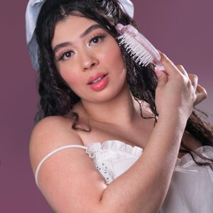 mfc Agatha_Lynx webcam profile pic via sexlivecamsites.com