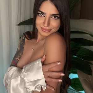 mfc PureEllie webcam profile pic via myliveeroticcams.com