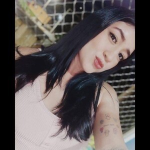 mfc Karolainkurth webcam profile pic via pornsexycams.com