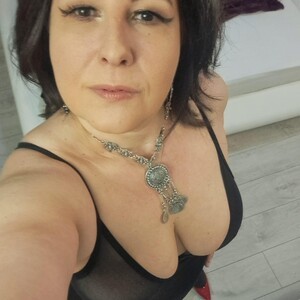 mfc AryaEve webcam profile pic via myliveeroticcams.com