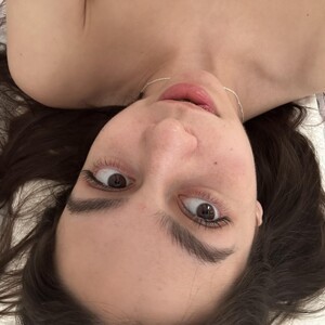 RosieNess's MyFreeCams show and profile