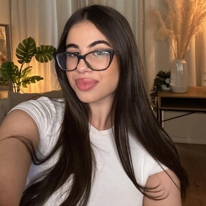 BustyandSweet webcam profile - European