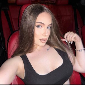 mfc SienaLune webcam profile pic via pornsexycams.com