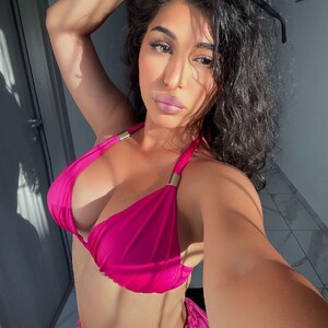 mfc IvyMonique webcam profile pic via livesexr.com