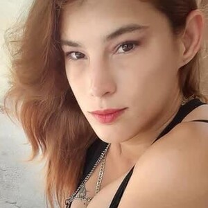 elivecams.com suzziered31 livesex profile in peti cams