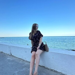 Sunny_Girl_S's MyFreeCams show and profile