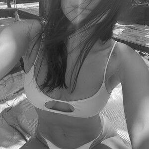 pornsexycams.com Deliciouss livesex profile in fingerin cams