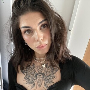 livesex.fan NovaSin livesex profile in sexy-tight-body cams