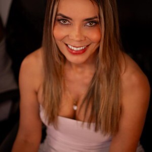 sleekcams.com Desired_venus livesex profile in eye cams