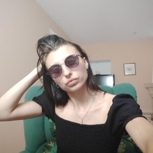 mfc MilanaGreyy webcam profile pic via livesex.fan