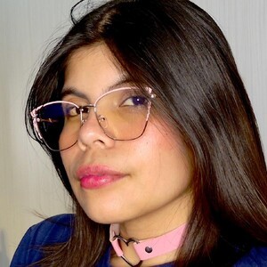 livesextrans.com Cutehanna1 livesex profile in good listener cams