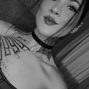 mfc Manuela10 webcam profile pic via sexchat-joy.com