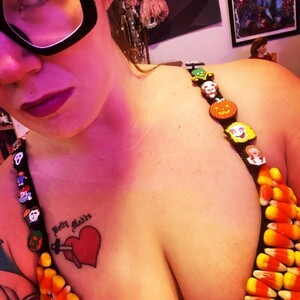 mfc PinkMoonBoots webcam profile pic via livestrip-joy.com