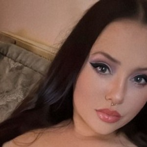 CurvyBrunetteBeauty's profile picture