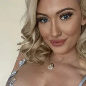 Lucybrookess from jerkmate