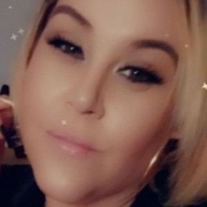 KellyWest83's profile picture