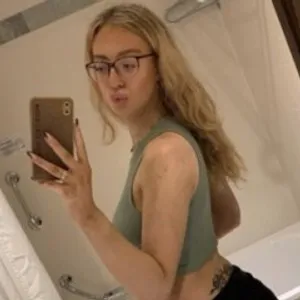 BlondeSexyRosie from jerkmate