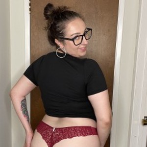 LilyLovelace54's profile picture