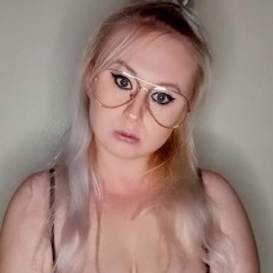 Thumbnail for BettyKnockers's Premium Video Come have some fun and cum with me!