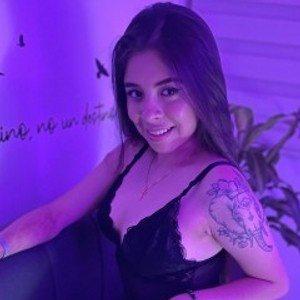 Camgirl is actually offline