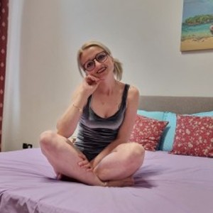 Thumbnail for ISAABELLE's Premium Video Fucking Myself With BBC