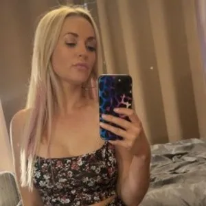 BlondeBabeXX69 from jerkmate