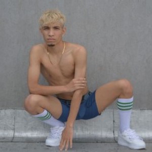 Danny2323 Live Cam