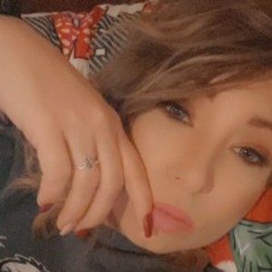 Camgirl is actually offline