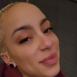 camsex live PetiteQueenXOX