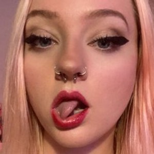 glamcambabes.com ChloeLevine livesex profile in spit cams