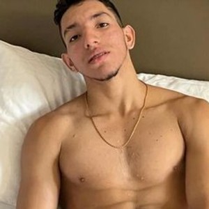 Cam boy AdamMax