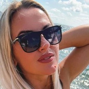 bestlivesexchat.com KiraCandyS livesex profile in anal cams