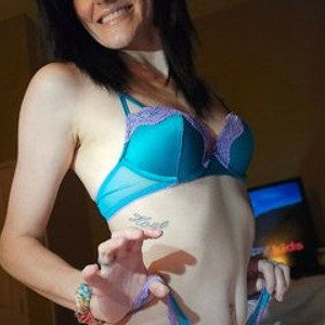 streamate peachesncream3107 webcam profile pic via glamcambabes.com