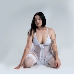 streamate MeganShinee webcam profile pic via bestlivesexchat.com