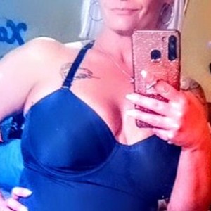 streamate BustyBeautifulJenn webcam profile pic via glamcambabes.com