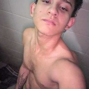 Cam boy FoxyHotLatin