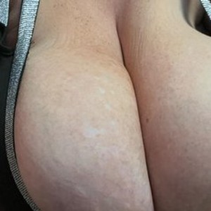 streamate XXXhugeboobsXXX webcam profile pic via amateursex-livecam.com