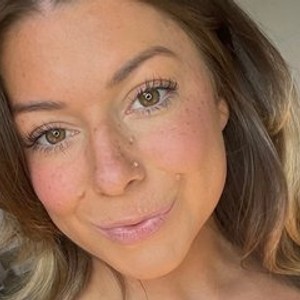 streamate EsmeHunter webcam profile pic via cam-performer.com