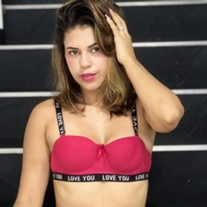 streamate LAU_PETITE webcam profile pic via sexcam-girls.com
