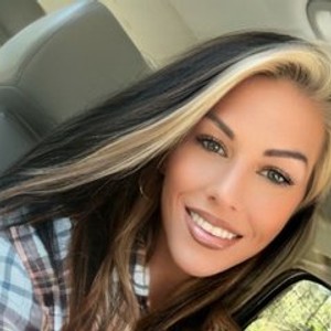 Visit SweetCaroline93 Room