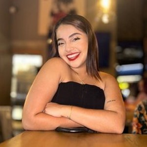streamate CurvyLia webcam profile pic via sexcam-girls.com