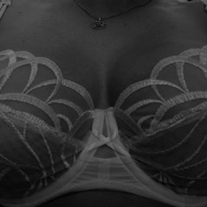 streamate CleoParisa webcam profile pic via bestlivesexchat.com