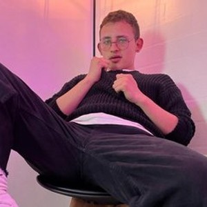 streamate KylerWhitee webcam profile pic via sexcam3d.net